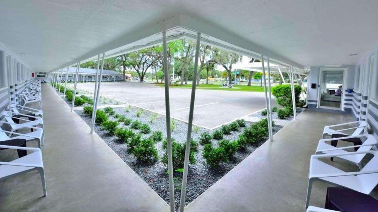 Sun Plaza Motel Silver Springs Bagian luar foto