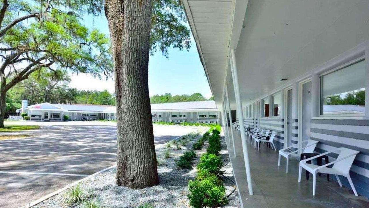 Sun Plaza Motel Silver Springs Bagian luar foto